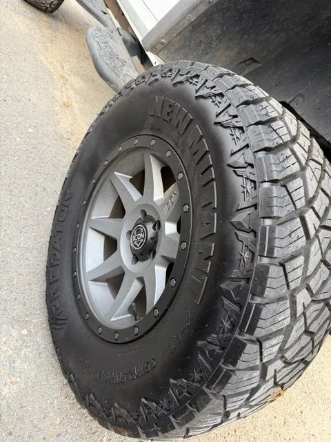 Used 2015 White Jeep Unlimited Sport image 4
