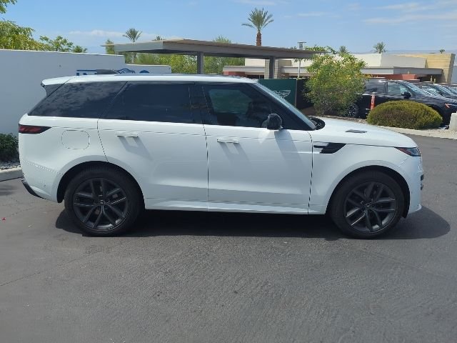Used 2024 Fuji White Land Rover Dynamic SE image 4