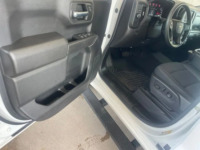 Used 2025 White Chevrolet Custom image 18