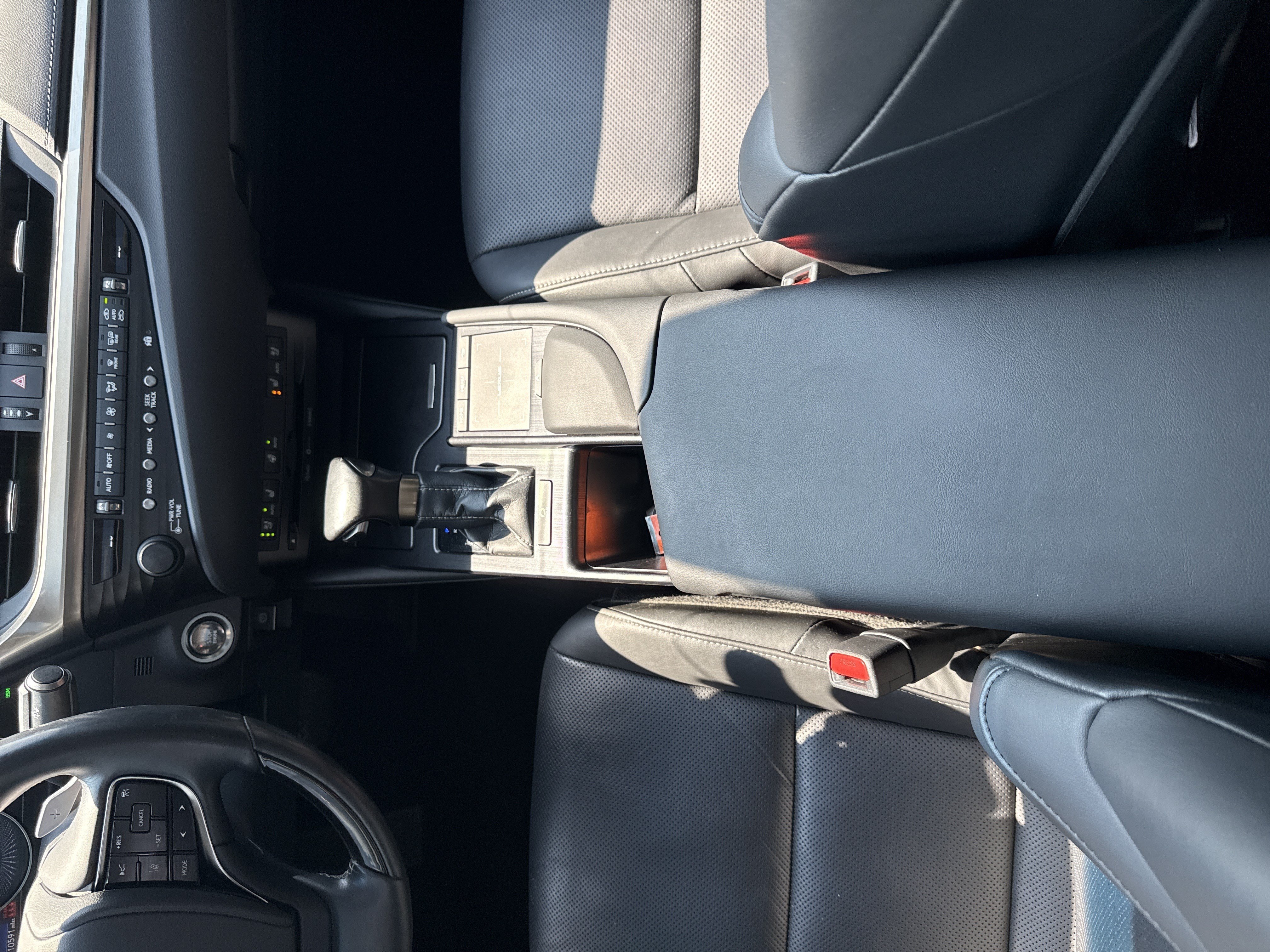 Used 2020 Black Lexus ES 350 image 30