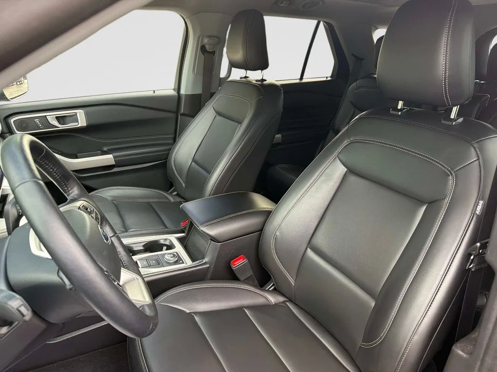 Used 2023 Agate Black Metallic Ford XLT image 23