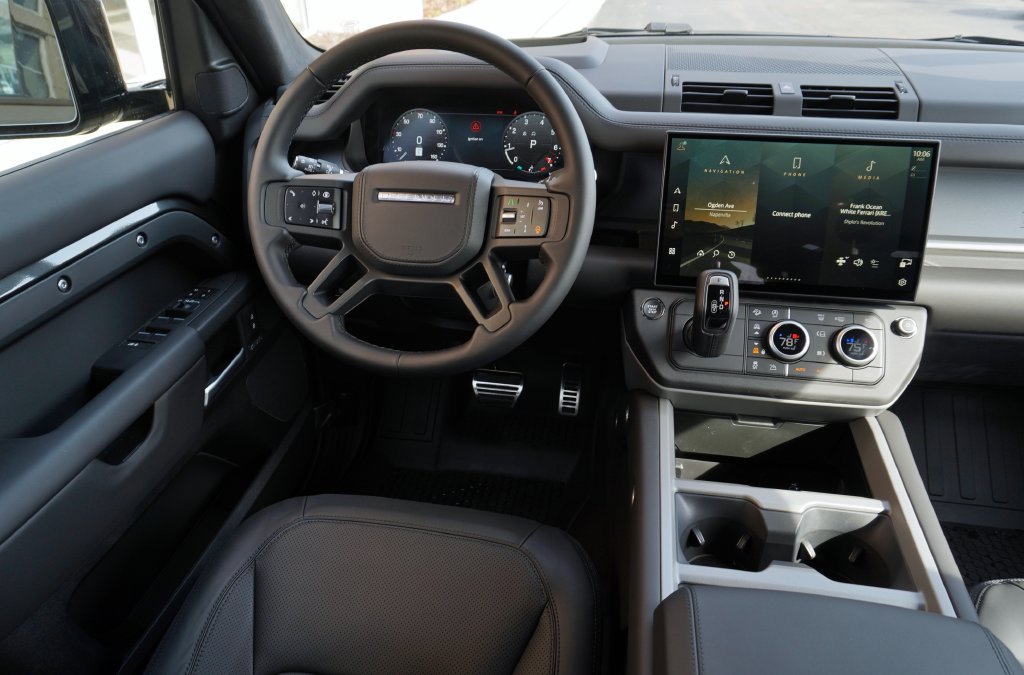 Used 2026 Gray Land Rover X image 16