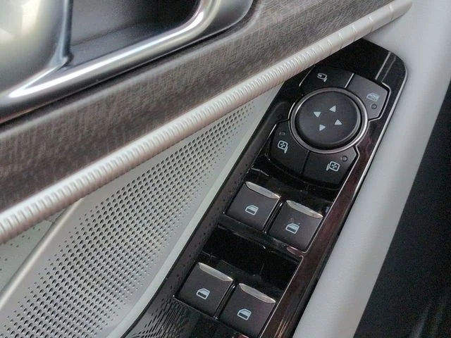 New 2026 Agate Black Metallic Ford Platinum™ image 23