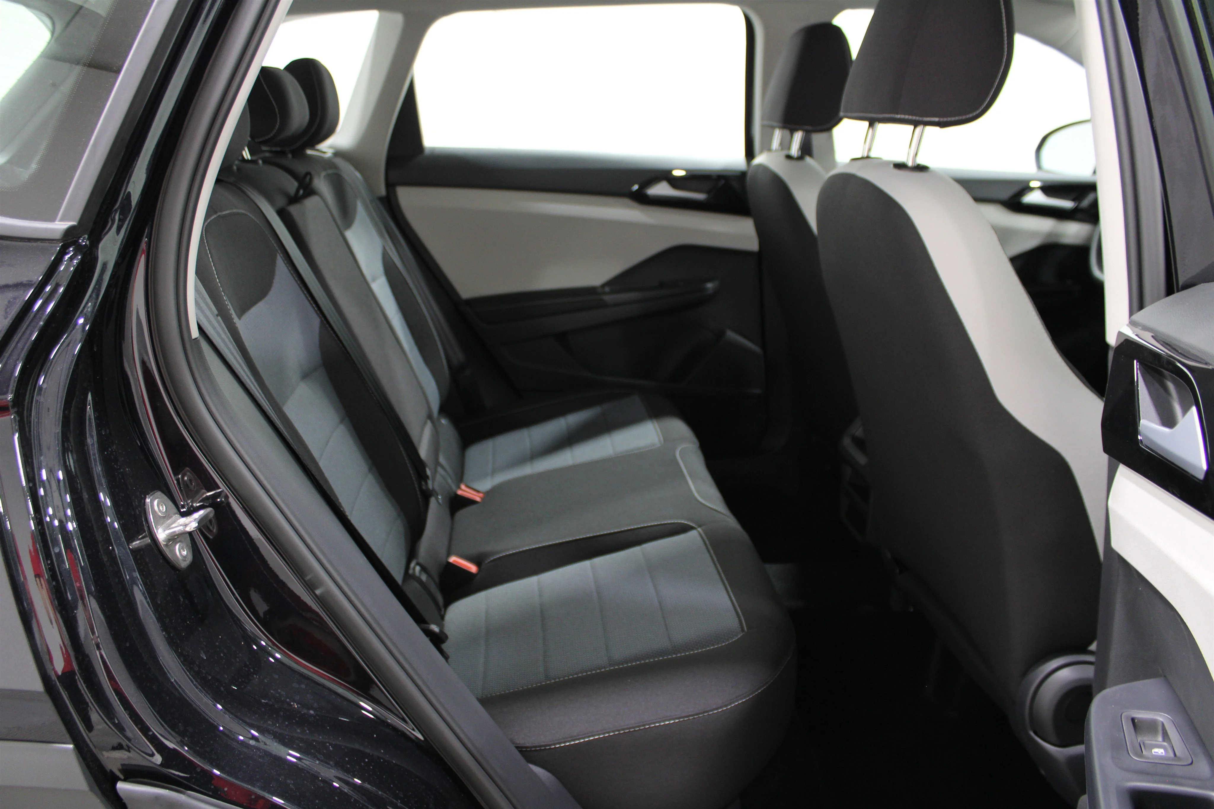 2025 Volkswagen Taos S - Photo 21