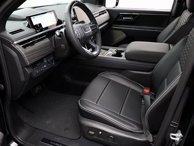 2025 GMC Sierra EV Denali - Photo 13