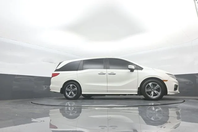 Certified Used 2018 Diamond White Honda Touring image 31