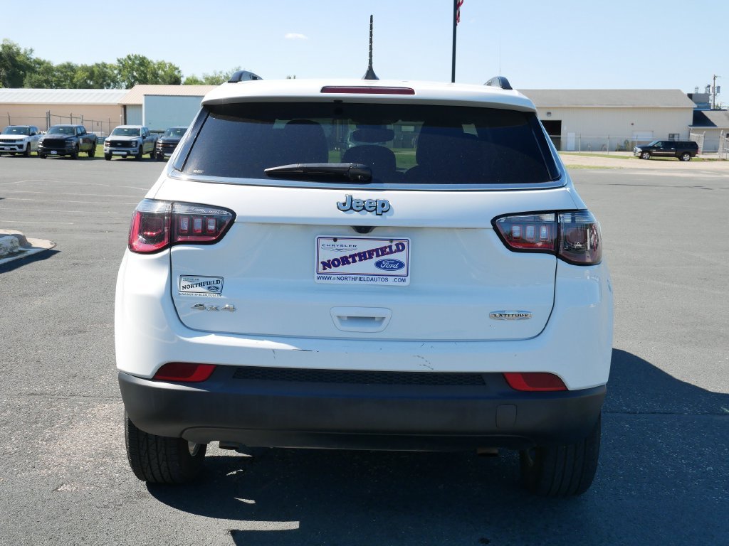 Certified Used 2025 Bright White Clearcoat Jeep Latitude image 7