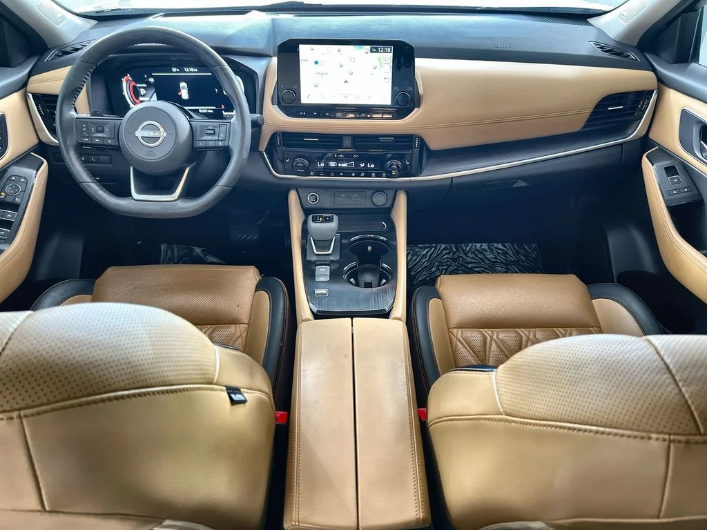 Certified Used 2022 White Nissan Platinum image 23