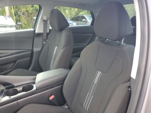 2025 Hyundai Elantra SEL - Photo 11