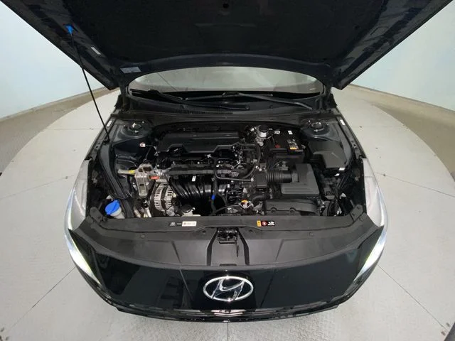 Used 2023 Black Hyundai SEL image 24