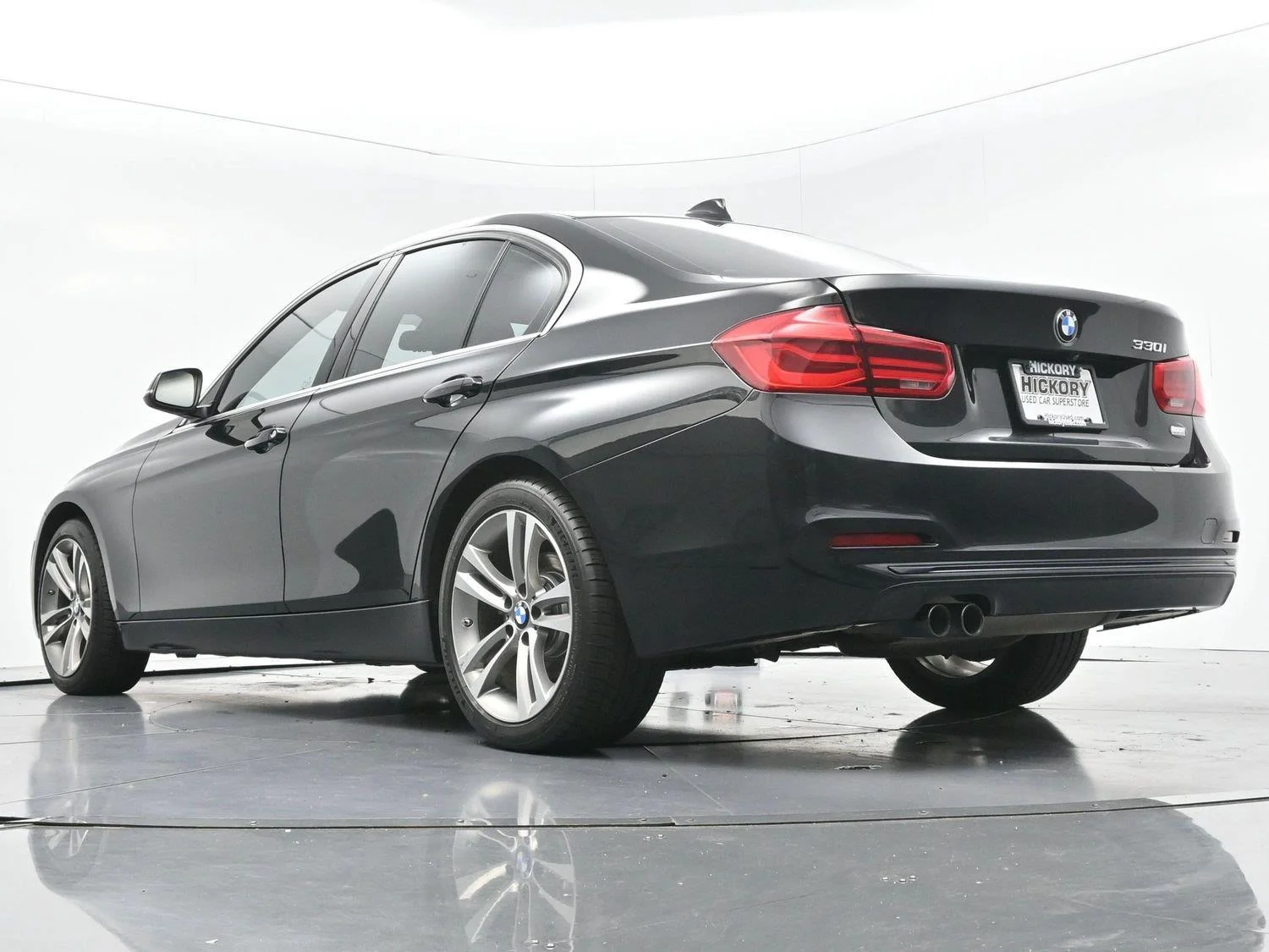 Used 2018 Black Sapphire Metallic BMW 330i image 43