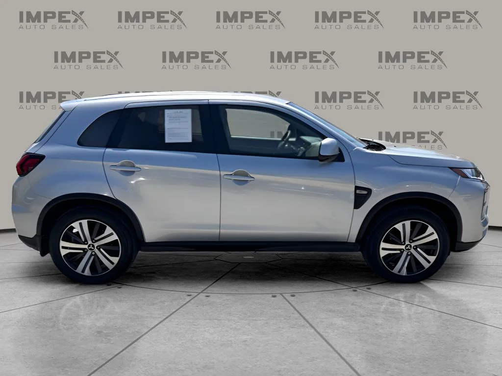 Used 2023 Silver Mitsubishi 2.0 ES image 6