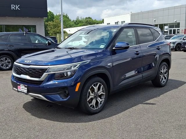 Used 2022 Blue Kia EX image 4