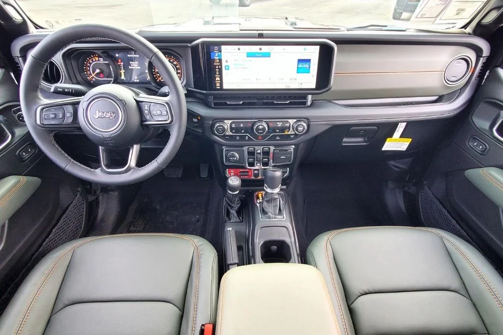 New 2025 Black Jeep Mojave image 15