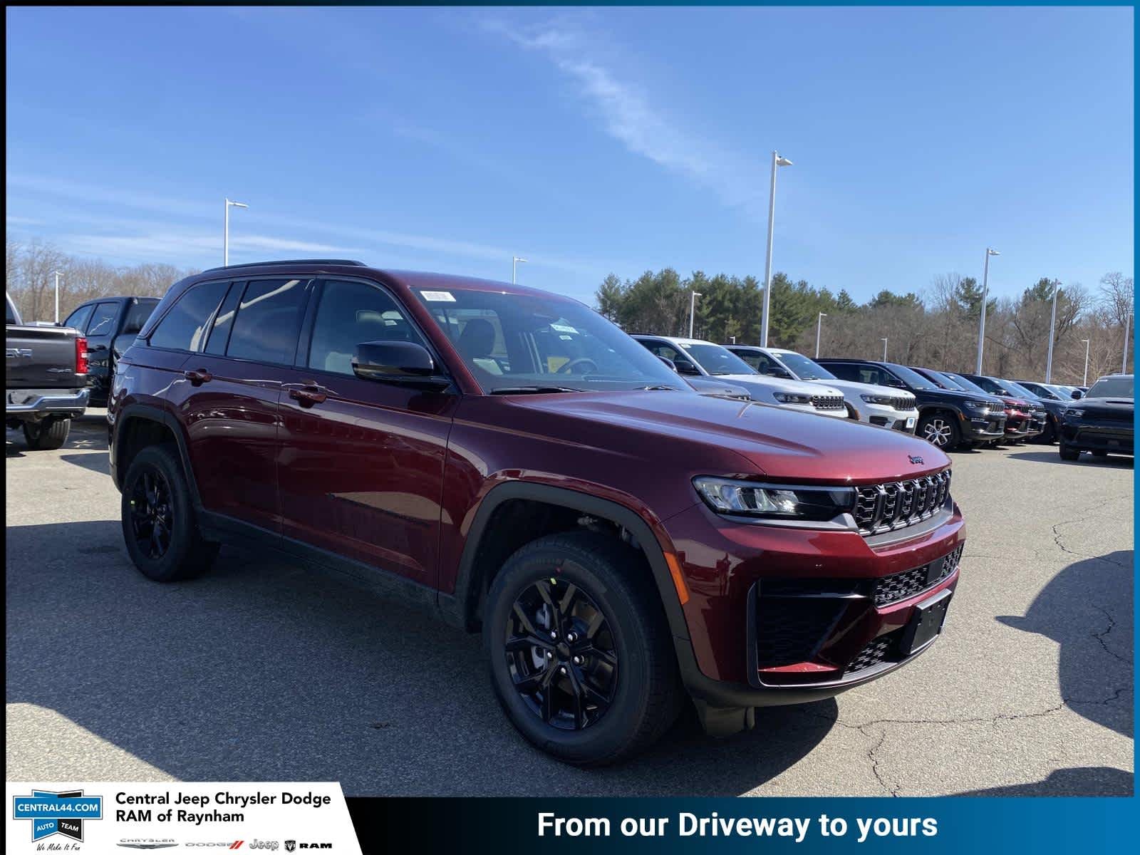 2026 Jeep Grand Cherokee Laredo Altitude