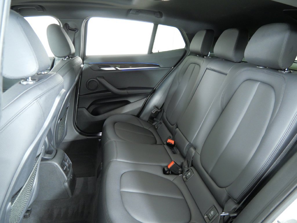 Used 2018 Mineral White Metallic BMW xDrive28i image 32