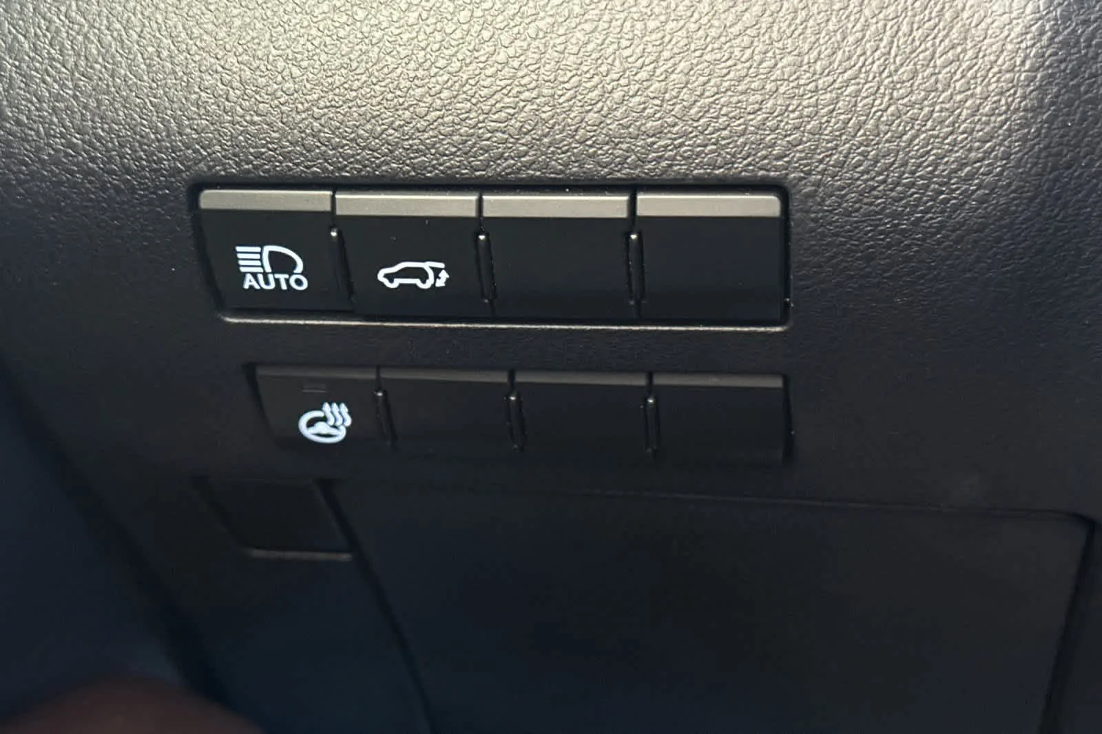 Used 2019 Eminent White Pearl Lexus  image 30
