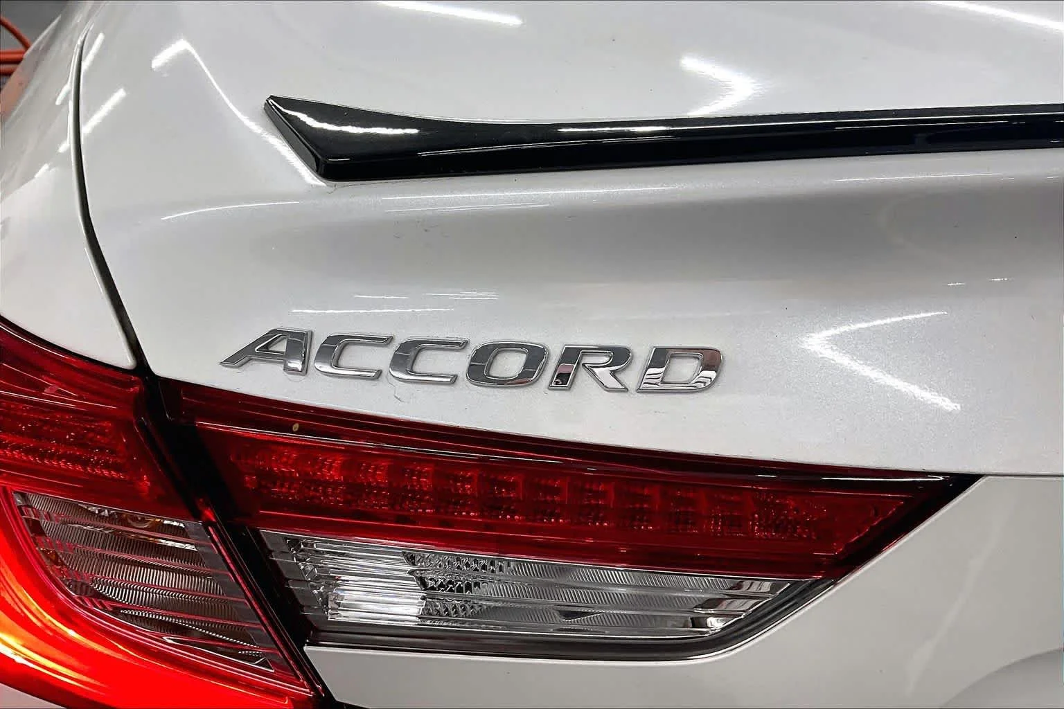 Used 2022 Platinum White Pearl Honda Sport image 10