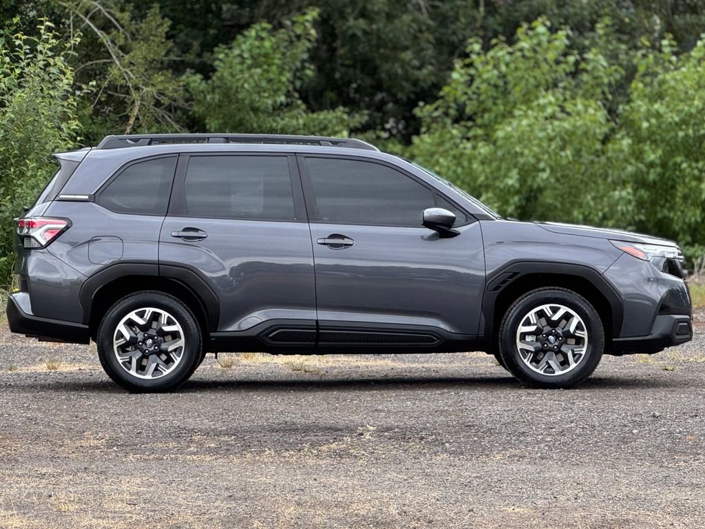 Used 2025 Magnetite Gray Metallic Subaru Premium image 8