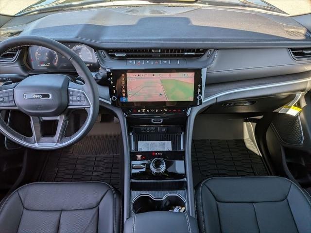 New 2026 Diamond Black Crystal Pearlcoat Jeep Limited image 29
