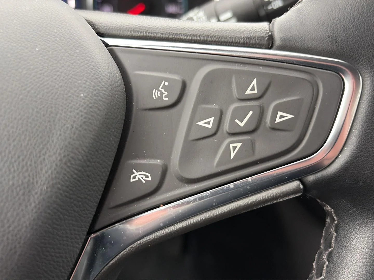 Used 2024 Mosaic Black Metallic Chevrolet LT image 16