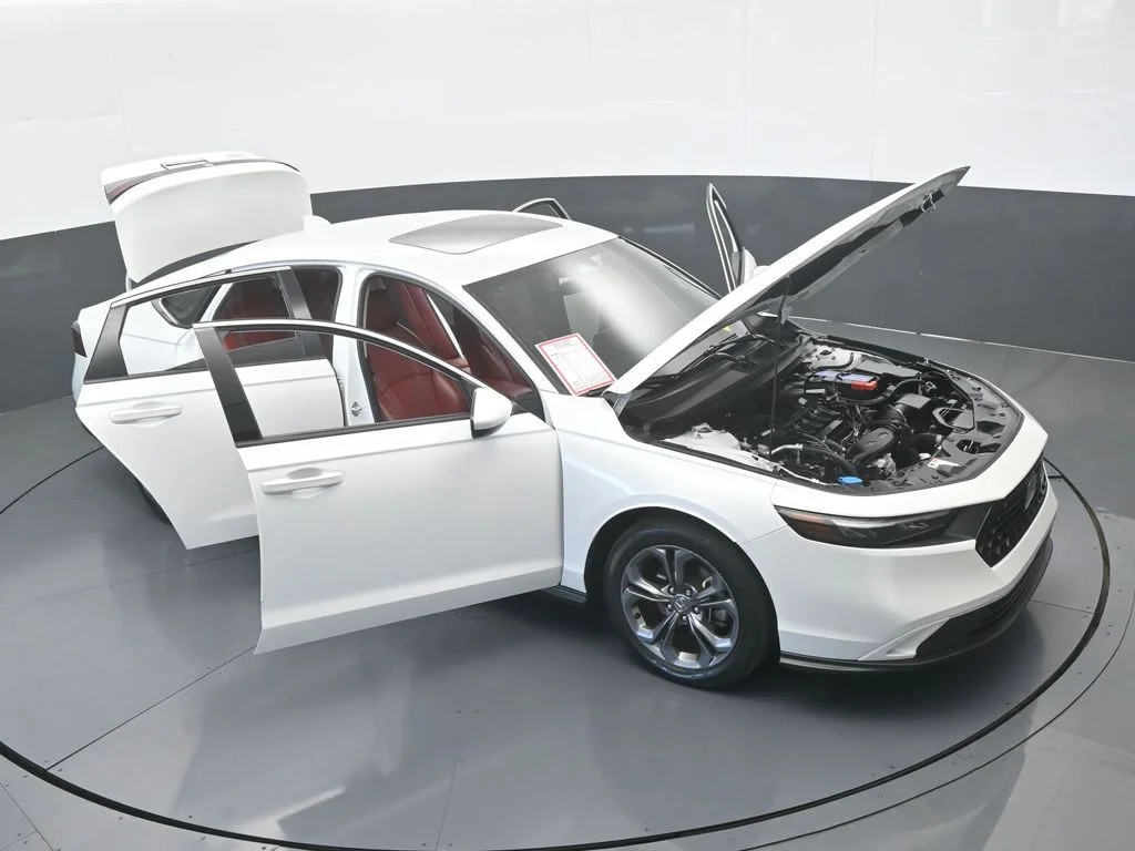 Used 2023 Platinum White Pearl Honda EX image 68