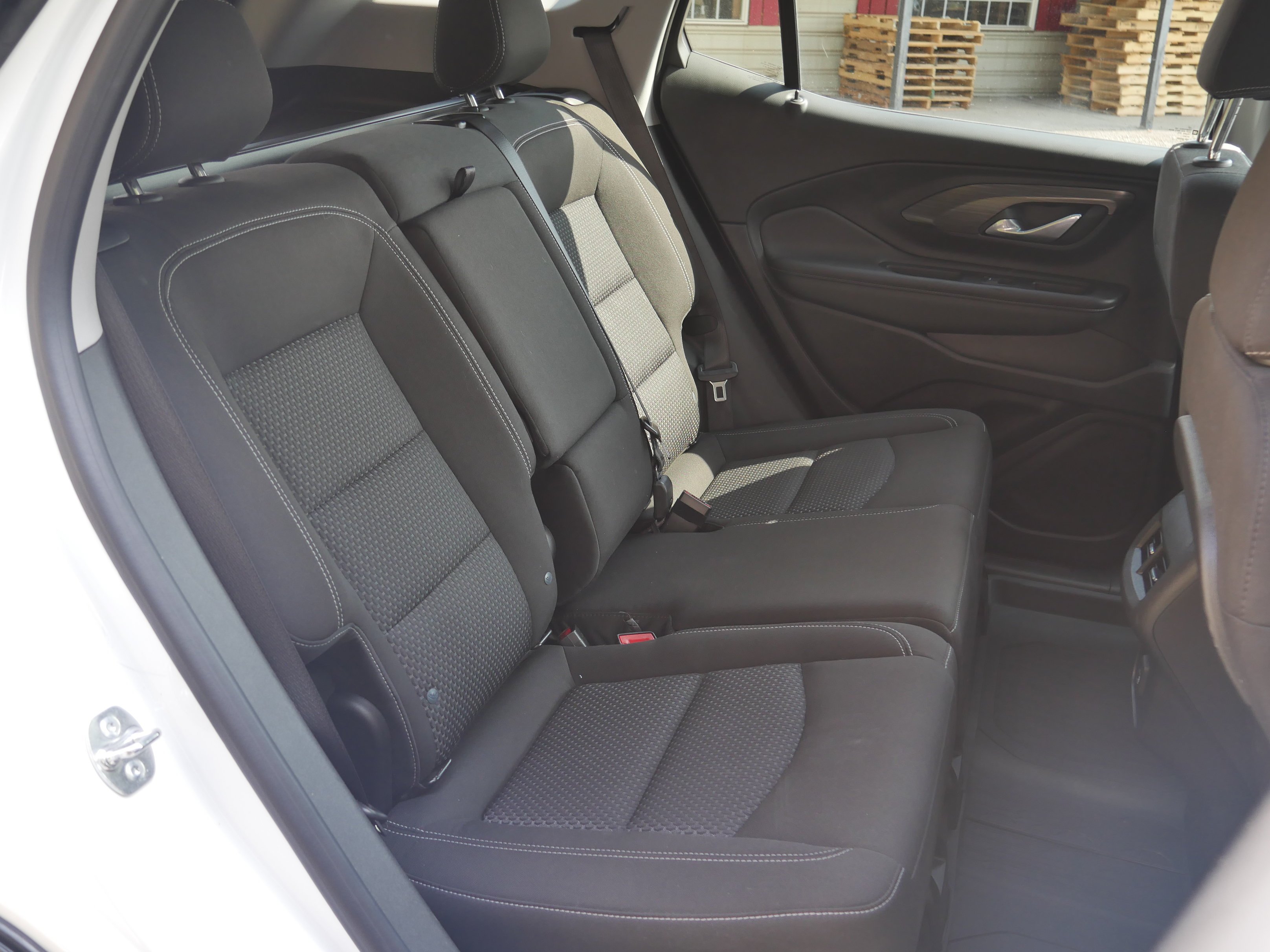 Used 2024 Summit White GMC SLE image 30