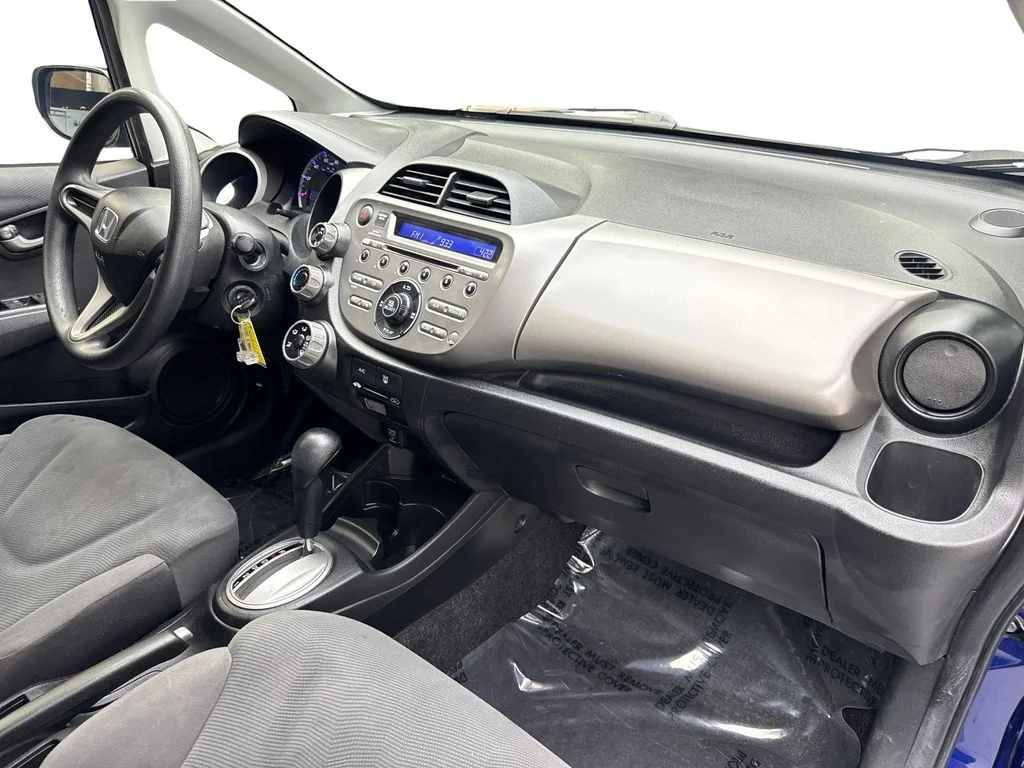 Used 2011  Honda Base image 50