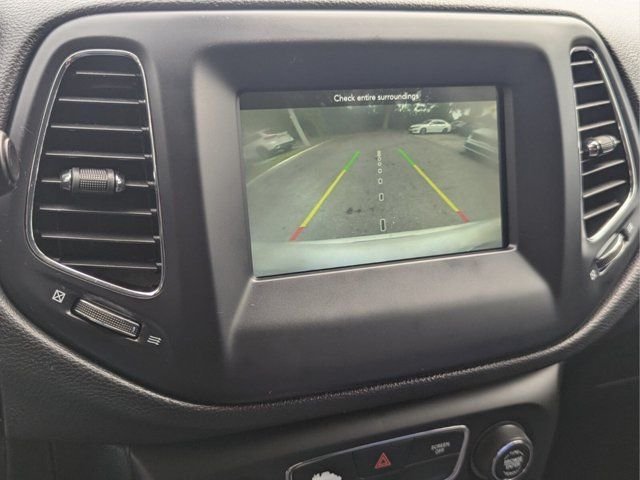 Used 2021 White Jeep Latitude image 24