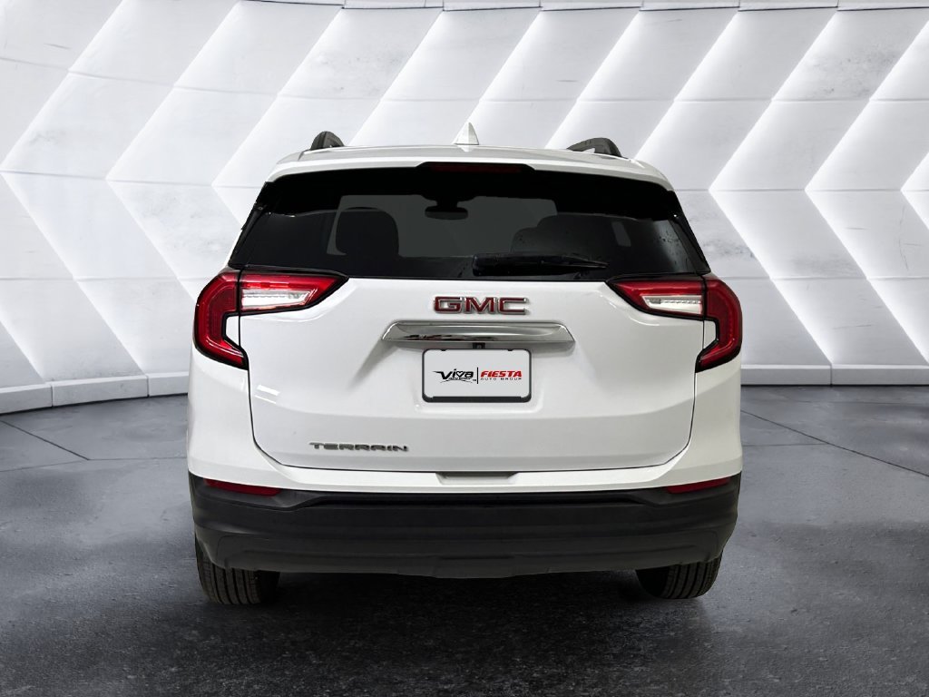 Used 2024 White GMC SLE image 5