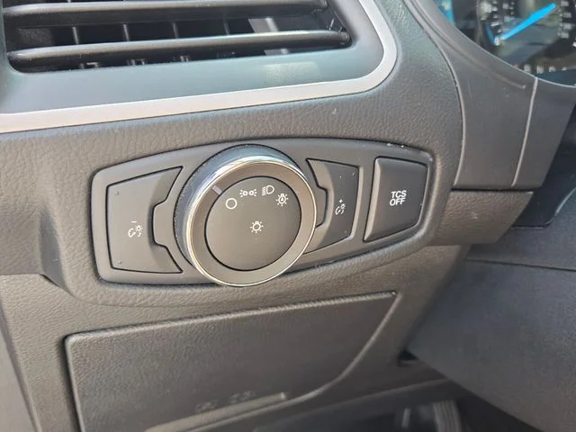 Used 2022 White Ford SEL image 26