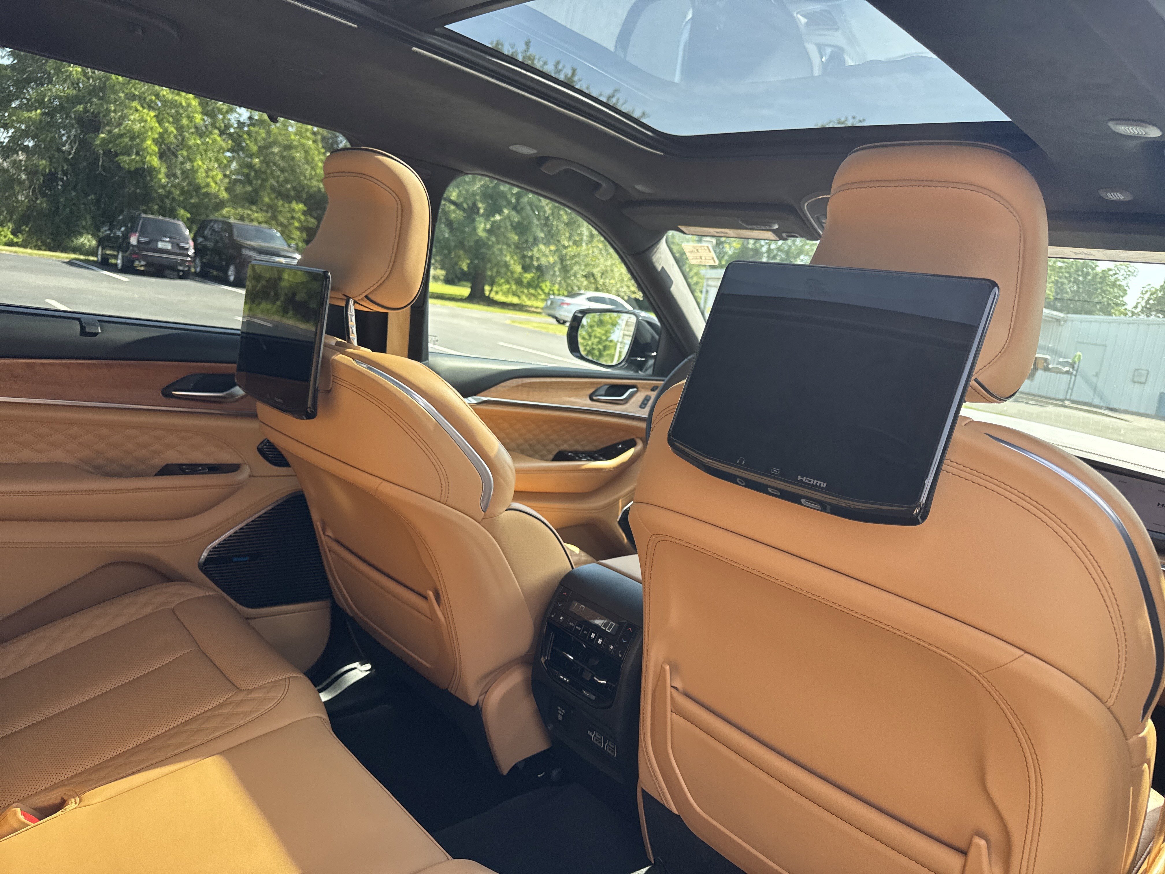 Used 2025 Bright White Clearcoat Jeep Summit image 37
