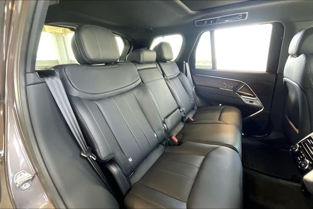 2025 Land Rover Range Rover SE - Photo 10