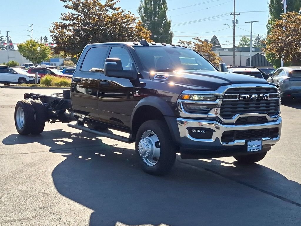 New 2026 Diamond Black Crystal Pearl-Coat Exterior Paint RAM Tradesman image 8