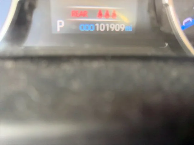 Used 2019 Gray Toyota XLE image 11