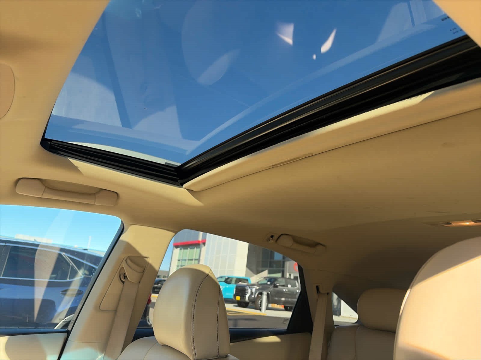 Used 2013 Obsidian Lexus  image 7