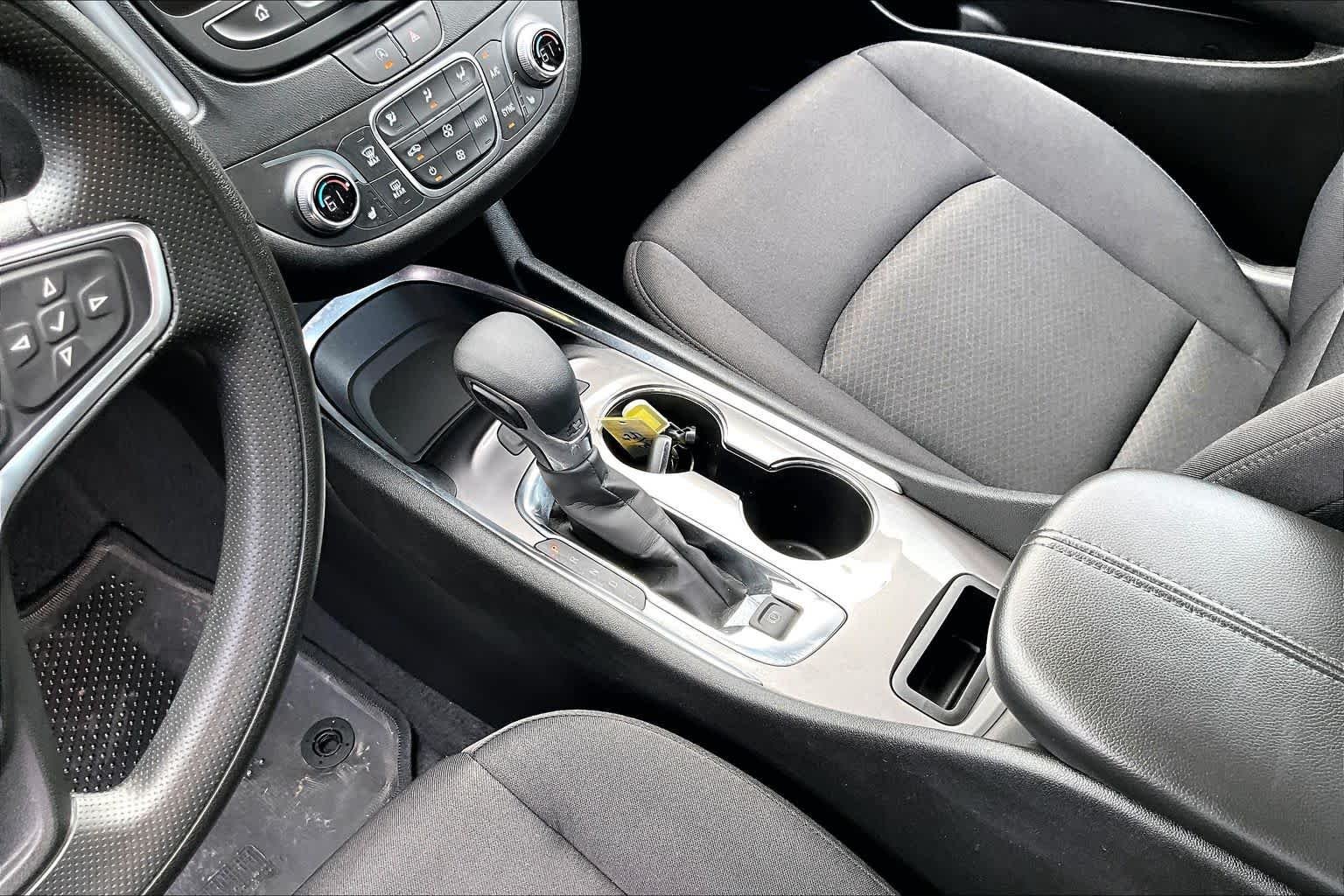 Used 2024 Lakeshore Blue Metallic Chevrolet LT image 17