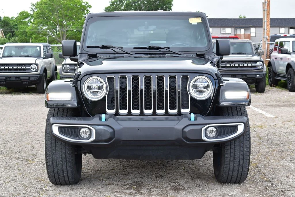 Certified Used 2022 Black Clearcoat Jeep Unlimited Sahara 4xe image 2