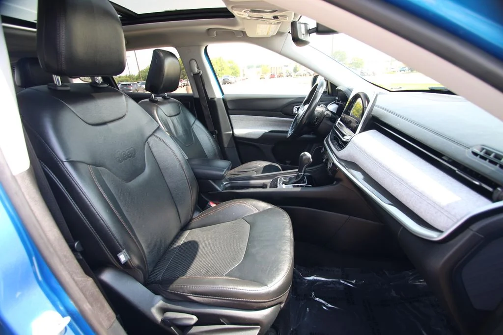 Used 2022 Blue Jeep Latitude Lux image 8