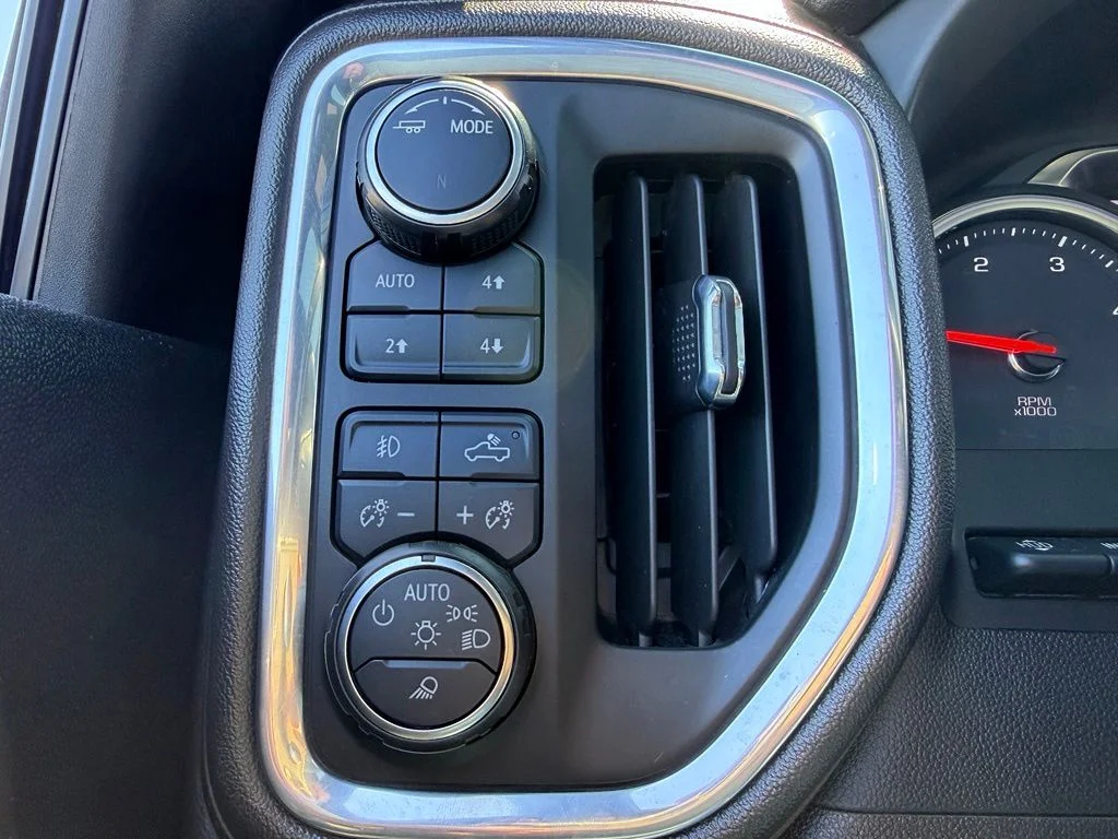Used 2022 Black Chevrolet High Country image 43