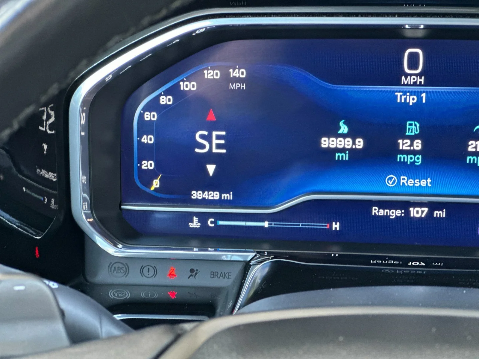 Used 2022 Summit White Chevrolet RST image 25