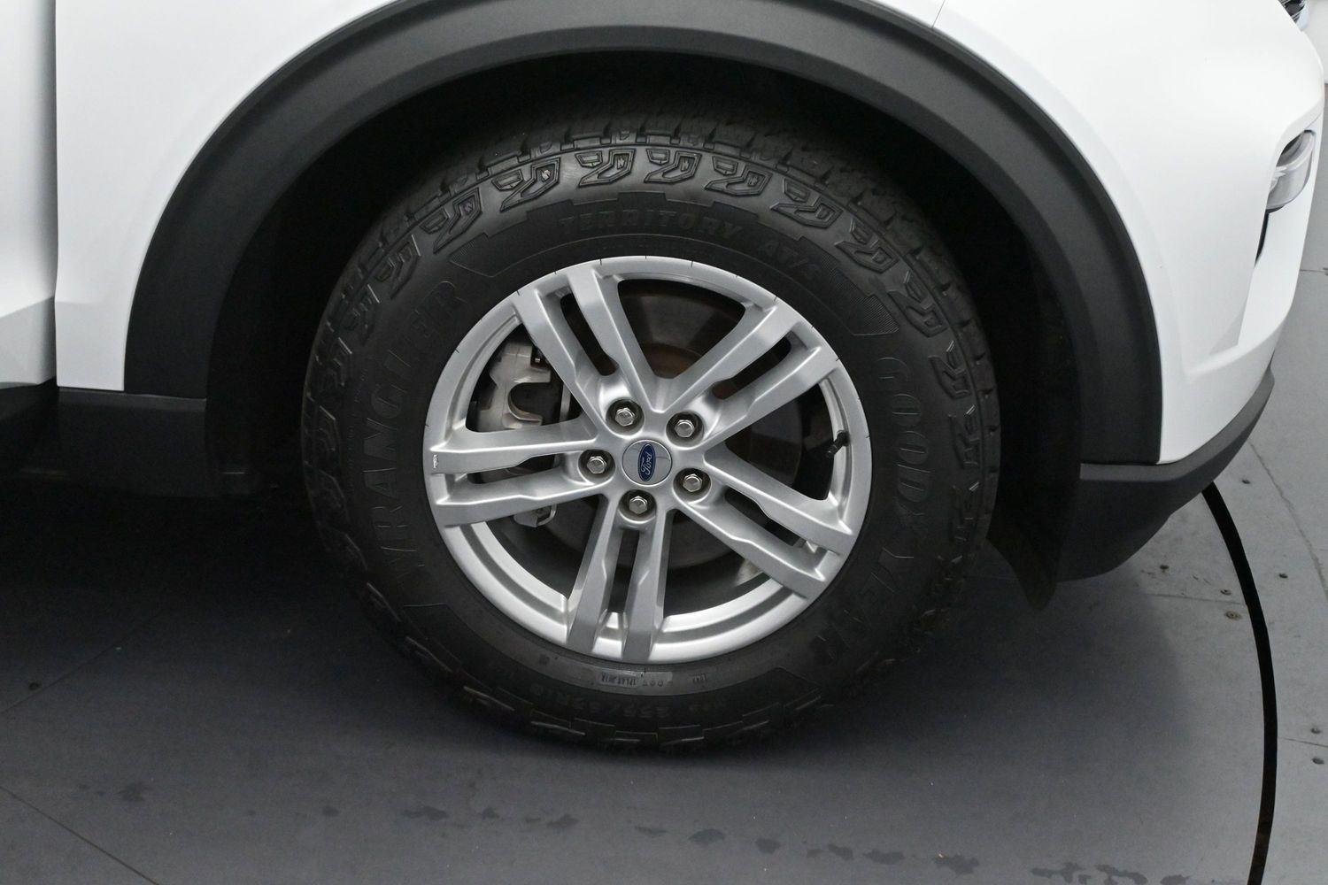 Used 2023 Oxford White Ford XLT image 35