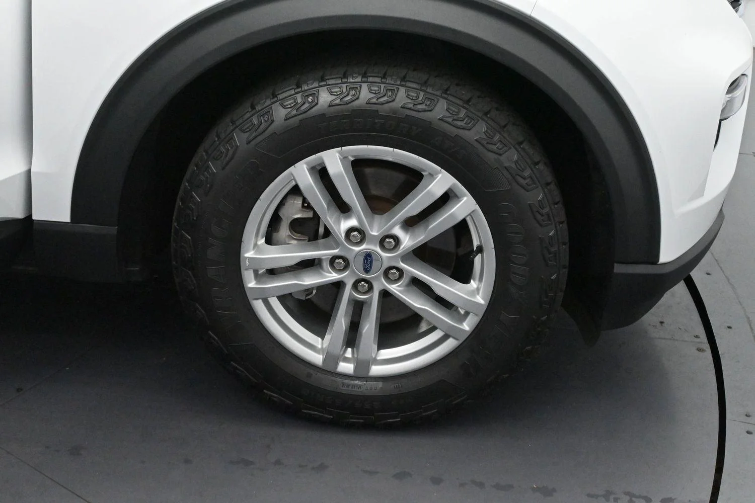Used 2023 Oxford White Ford XLT image 35