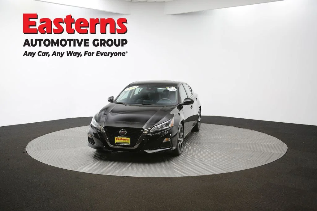Used 2022 Black Nissan 2.0 SR image 53