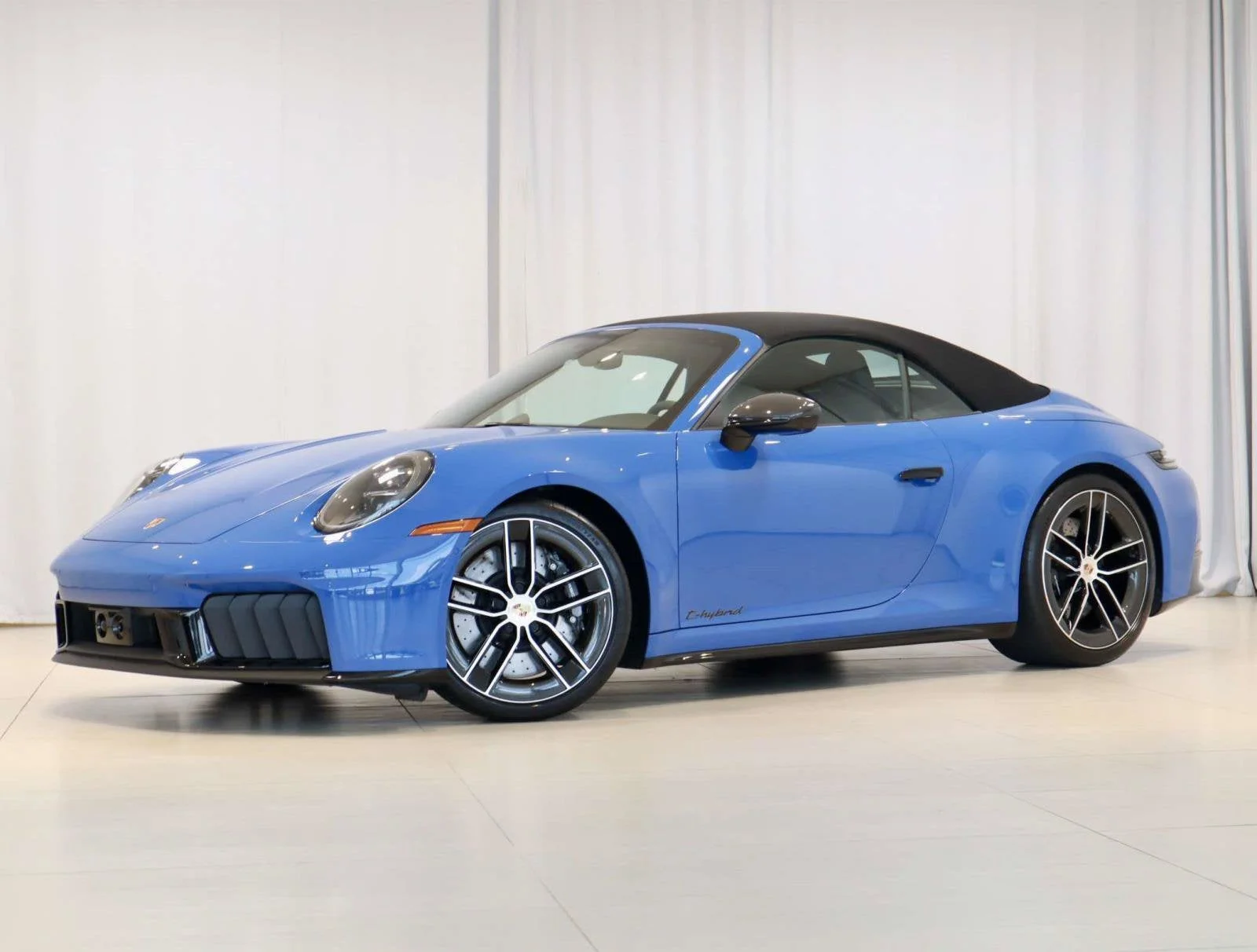 Used 2025 Lugano Blue Porsche Carrera GTS image 36