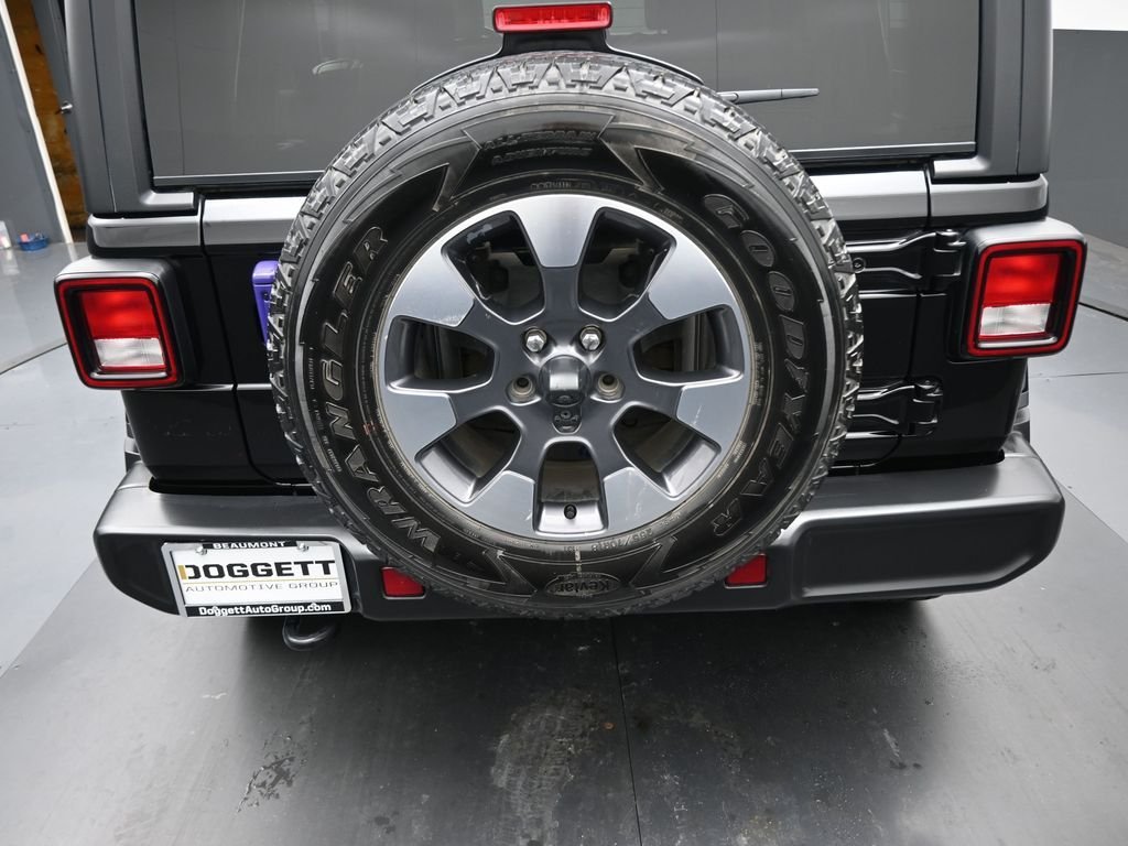 Used 2022 Black Jeep Unlimited Sahara image 23