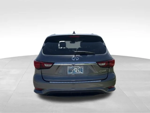 Used 2017 Gray INFINITI Base image 4