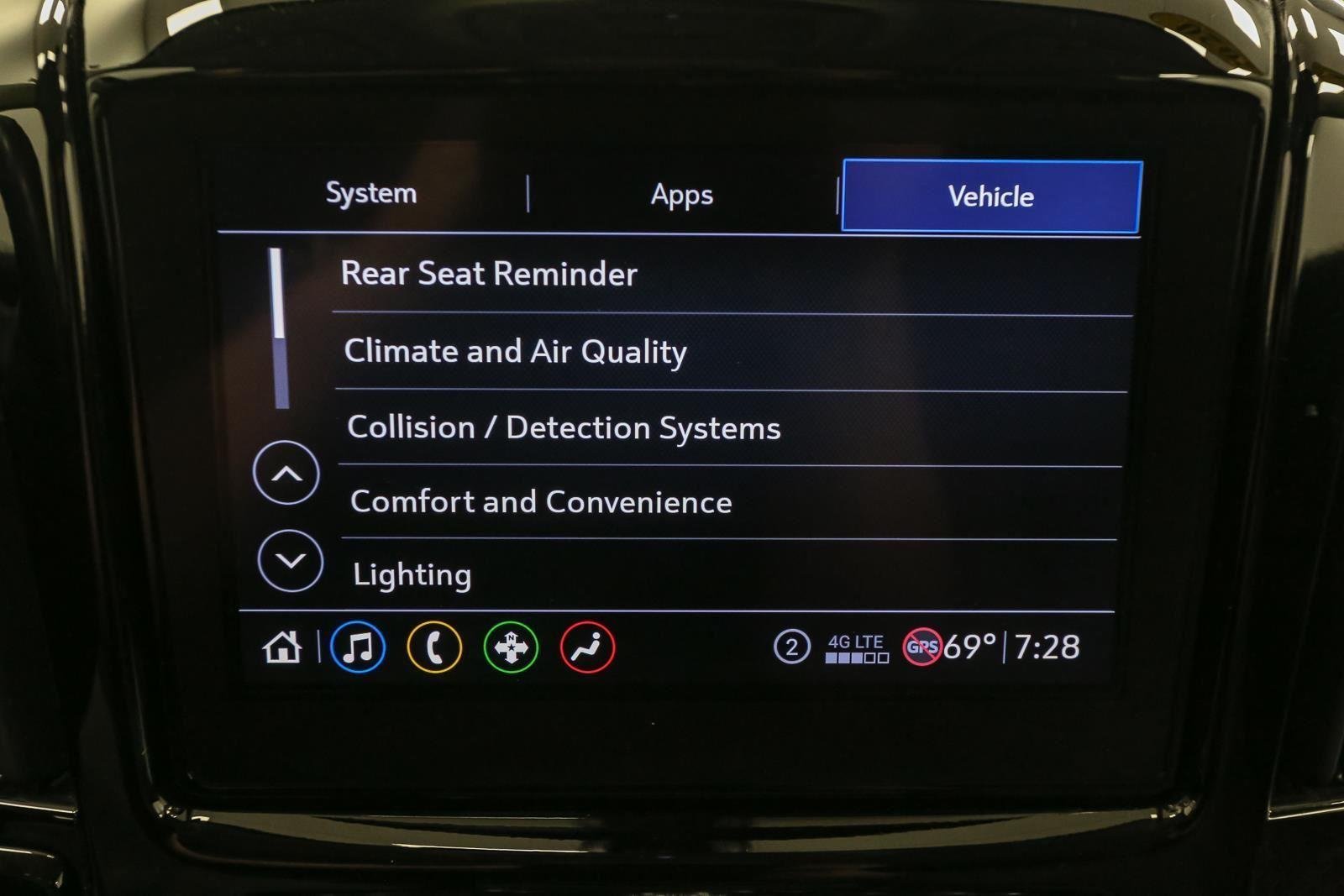 Used 2020 Graphite Metallic Chevrolet LT Cloth image 30