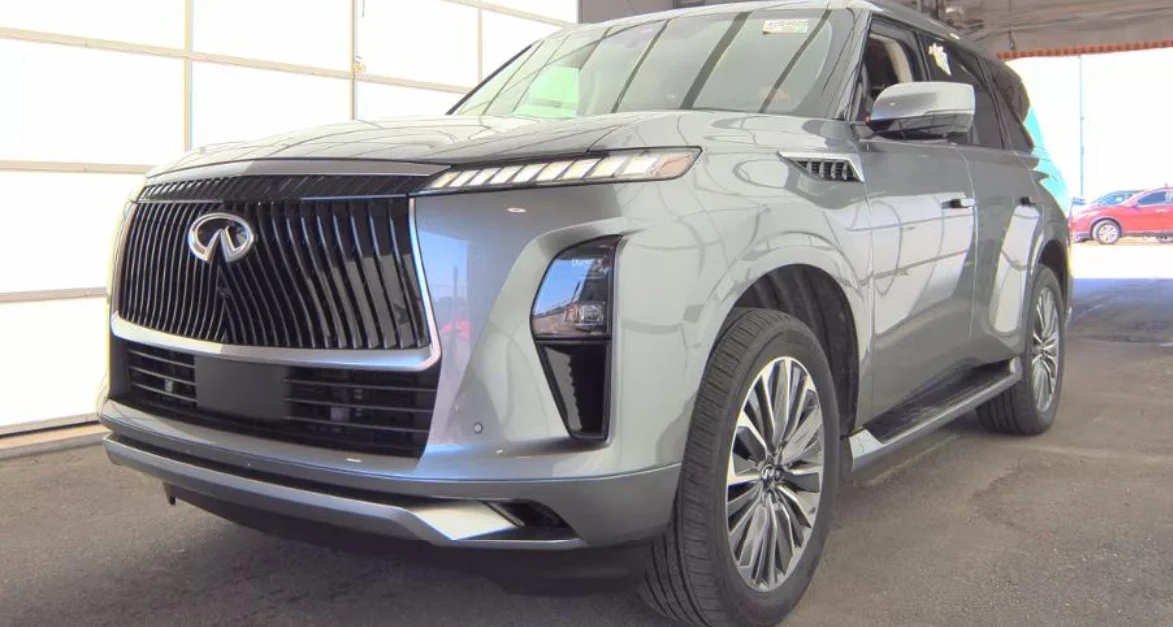2025 INFINITI QX80 Sensory 4WD's photo