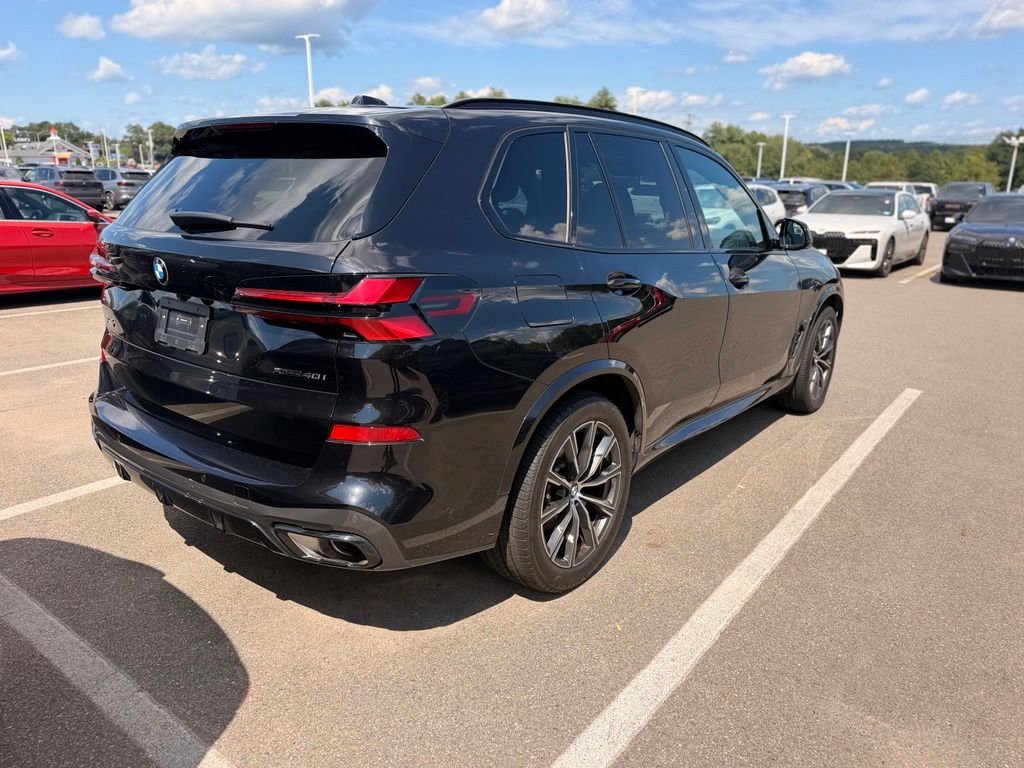 Used 2026 Black Sapphire Metallic BMW xDrive40i image 4